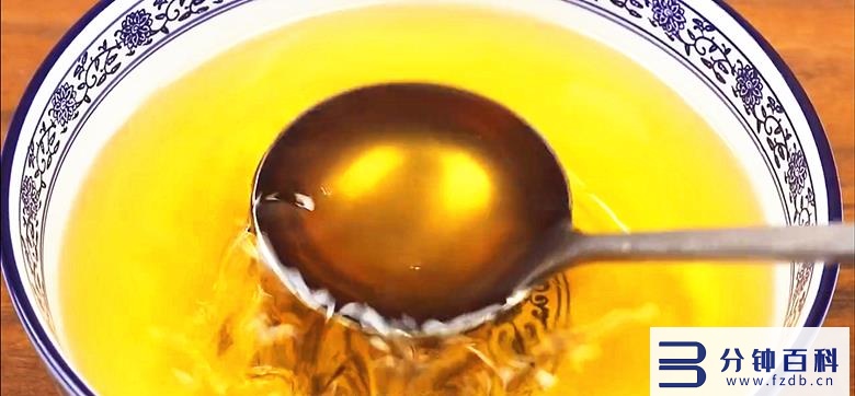 炸过东西的油怎样能变清澈_油炸东西时间长了油变黑如何澄清插图14 炸过东西的油怎样能变清澈_油炸东西时间长了油变黑如何澄清插图14